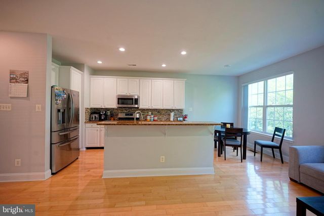 36 CROWS NEST CT, Mount Laurel, NJ 08054