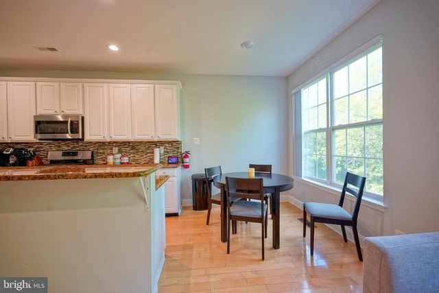 36 CROWS NEST CT, Mount Laurel, NJ 08054