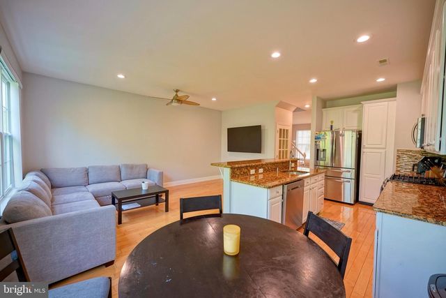 36 CROWS NEST CT, Mount Laurel, NJ 08054