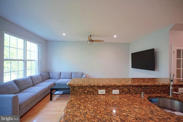 36 CROWS NEST CT, Mount Laurel, NJ 08054