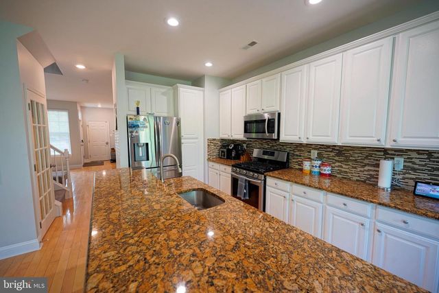 36 CROWS NEST CT, Mount Laurel, NJ 08054