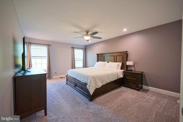 36 CROWS NEST CT, Mount Laurel, NJ 08054