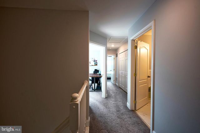36 CROWS NEST CT, Mount Laurel, NJ 08054