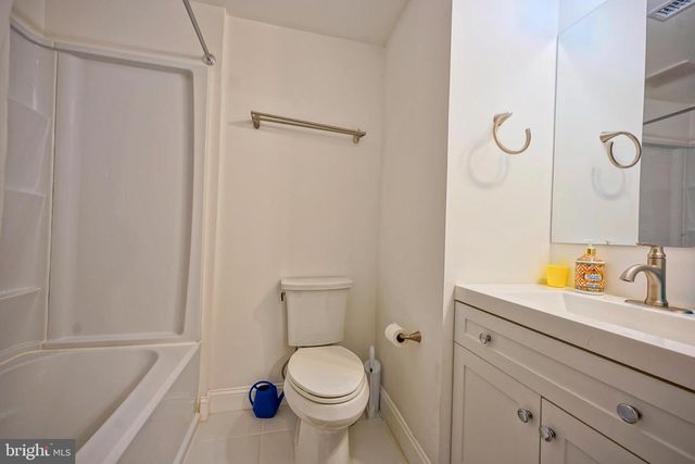 36 CROWS NEST CT, Mount Laurel, NJ 08054