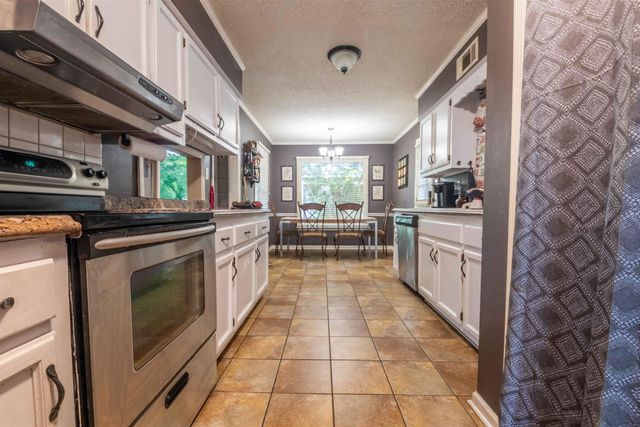 9156 GAINSBOROUGH DR, Lakeland, TN 38002