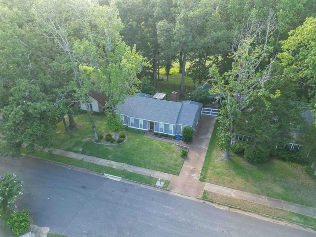 9156 GAINSBOROUGH DR, Lakeland, TN 38002