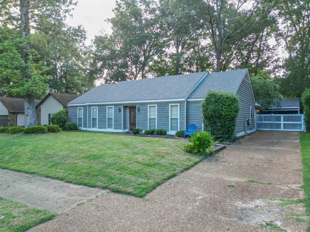 9156 GAINSBOROUGH DR, Lakeland, TN 38002