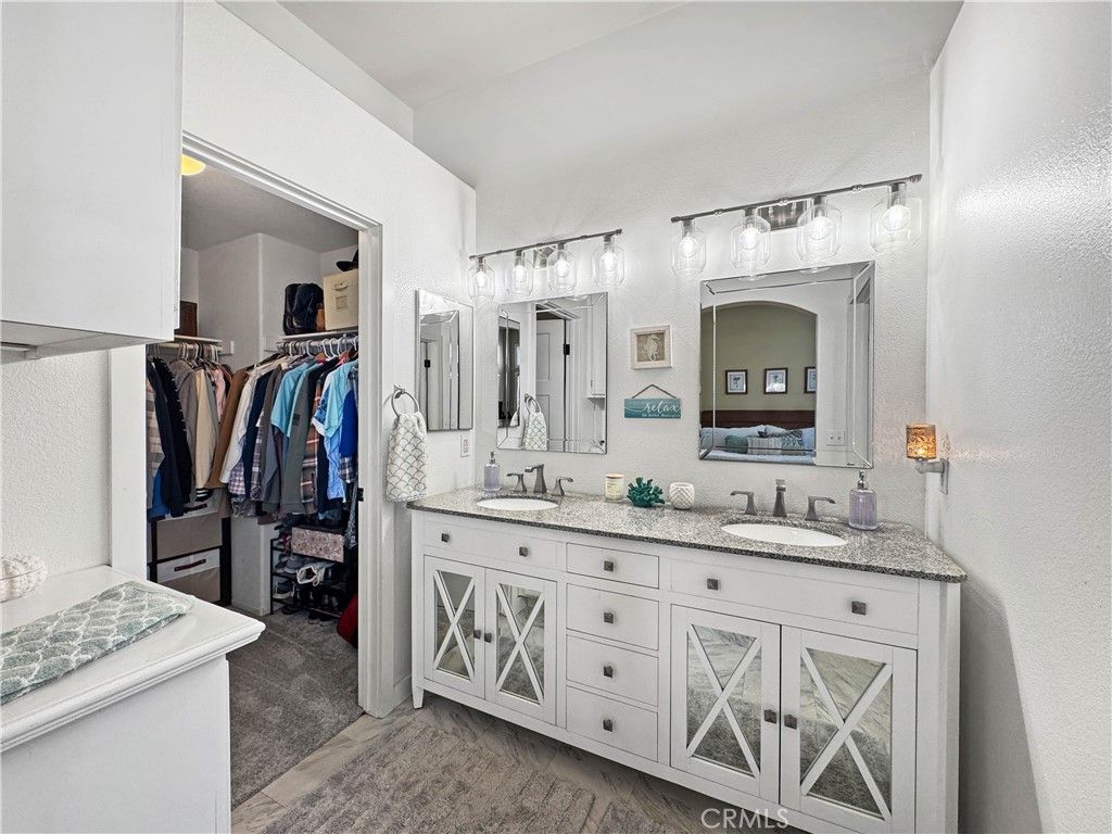 Image 13 of property listing at 39620 Bonaire, Murrieta, CA 92563