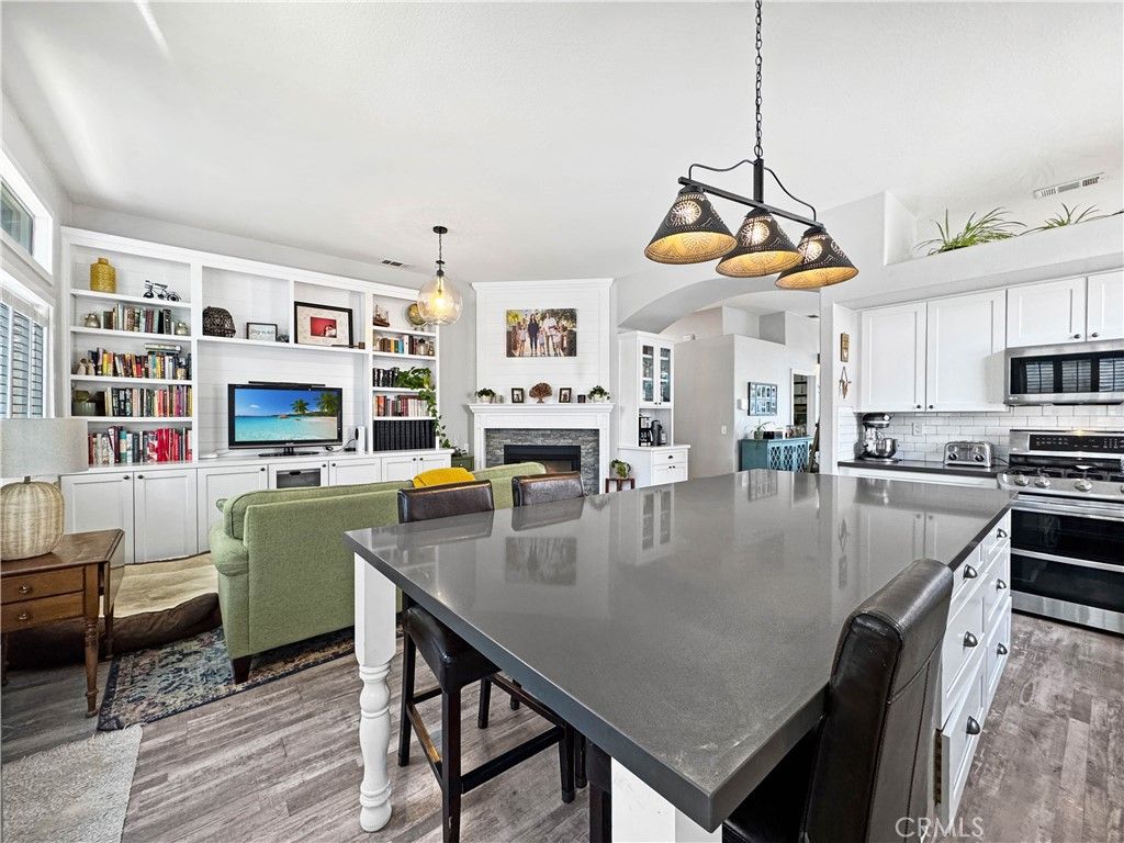 Image 9 of property listing at 39620 Bonaire, Murrieta, CA 92563