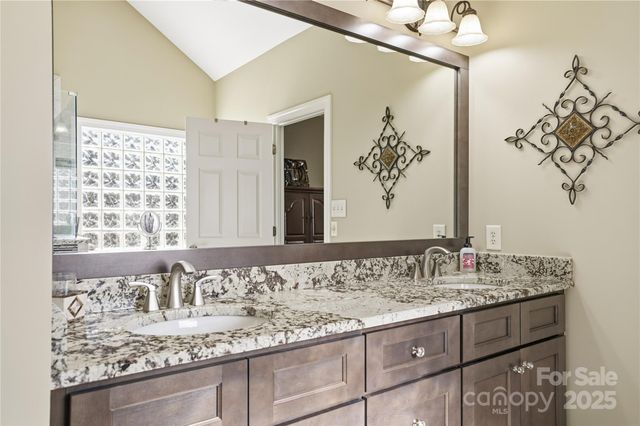 506 Ballymote Court, Matthews, NC 28104