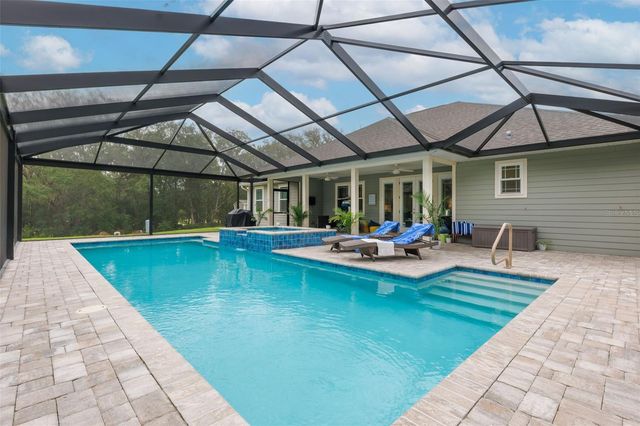 8180 NE 8TH PLACE, High Springs, FL 32643