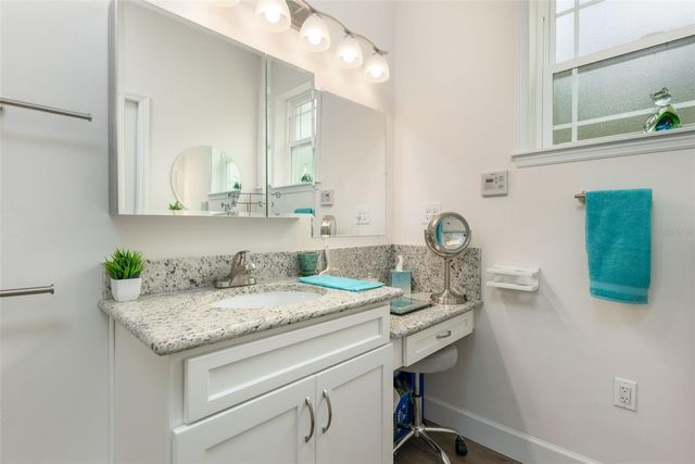 8180 NE 8TH PLACE, High Springs, FL 32643