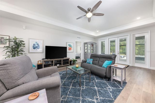 8180 NE 8TH PLACE, High Springs, FL 32643