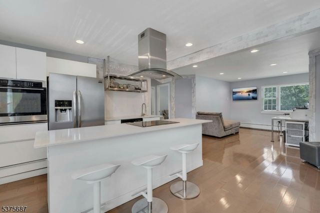 1309 Valley Road B, Wayne Twp., NJ 07470