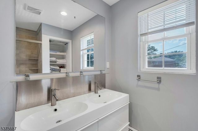 1309 Valley Road B, Wayne Twp., NJ 07470