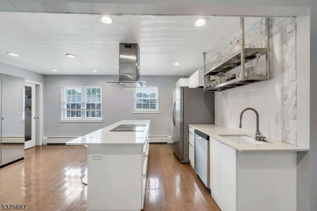 1309 Valley Road B, Wayne Twp., NJ 07470