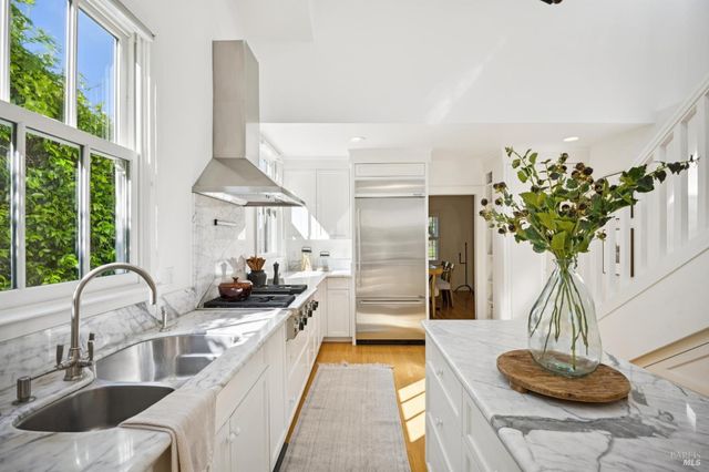 137 France St, Sonoma, CA 95476