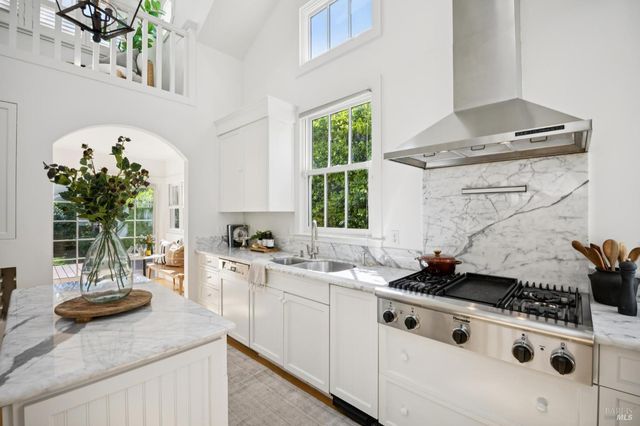 137 France St, Sonoma, CA 95476