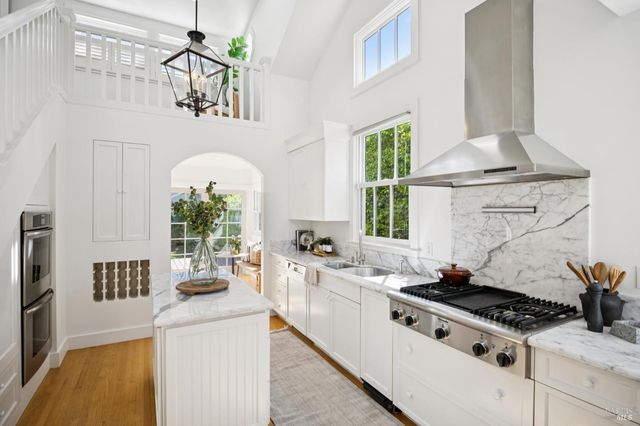 137 France St, Sonoma, CA 95476