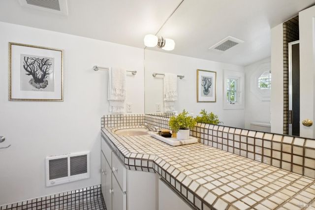 137 France St, Sonoma, CA 95476