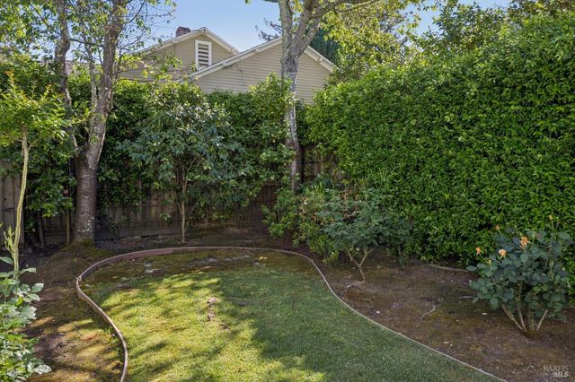 137 France St, Sonoma, CA 95476