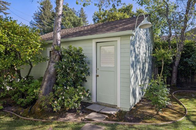 137 France St, Sonoma, CA 95476