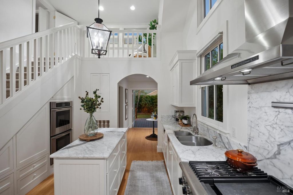 137 France St, Sonoma, CA 95476