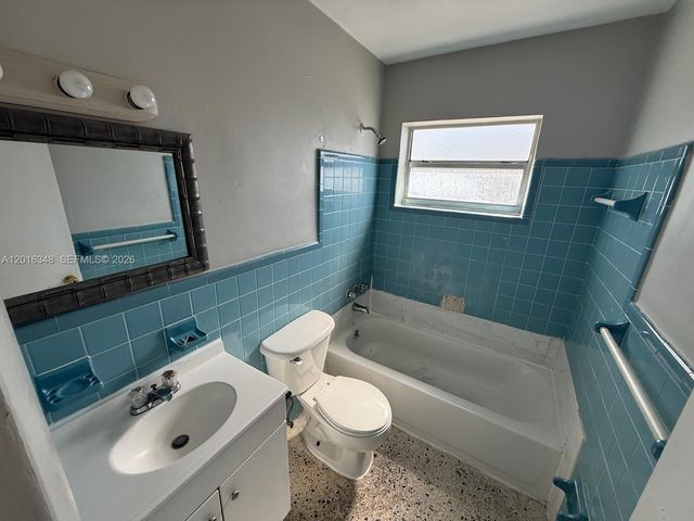 3045 NW 21st Ct 6, Miami, FL 33142