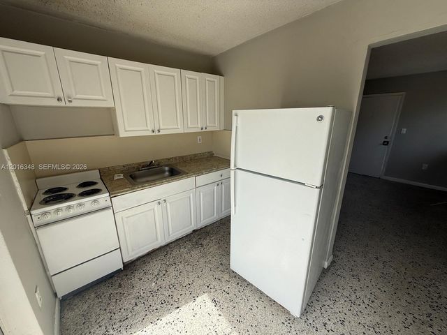 3045 NW 21st Ct 6, Miami, FL 33142