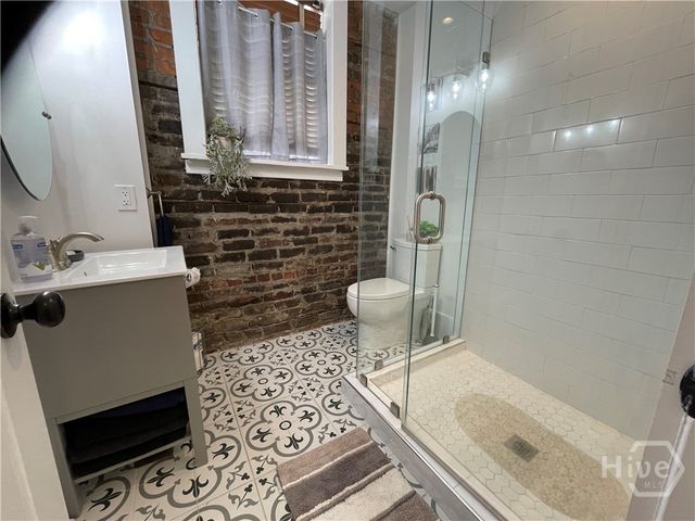 210 E State Street, Savannah, GA 31401