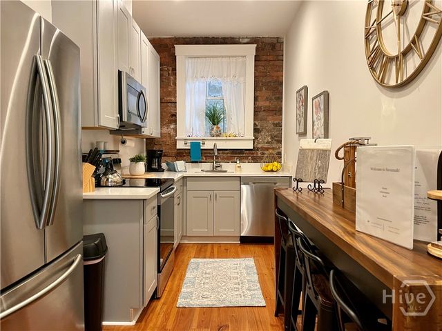 210 E State Street, Savannah, GA 31401