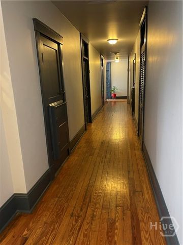 210 E State Street, Savannah, GA 31401