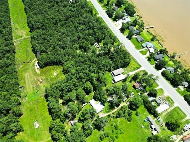 3020 Fm 563, Anahuac, TX 77514
