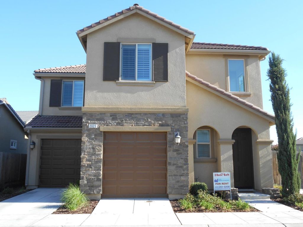 2023 E Makenna Drive, Fresno, CA 93730