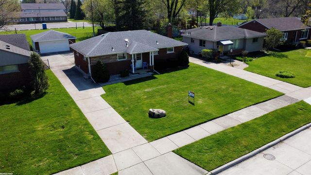 30112 Gloria Street, Saint Clair Shores, MI 48082