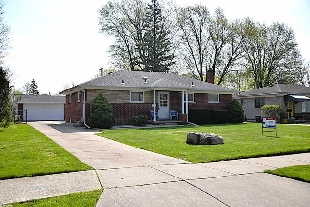 30112 Gloria Street, Saint Clair Shores, MI 48082