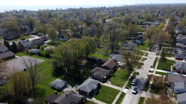 30112 Gloria Street, Saint Clair Shores, MI 48082