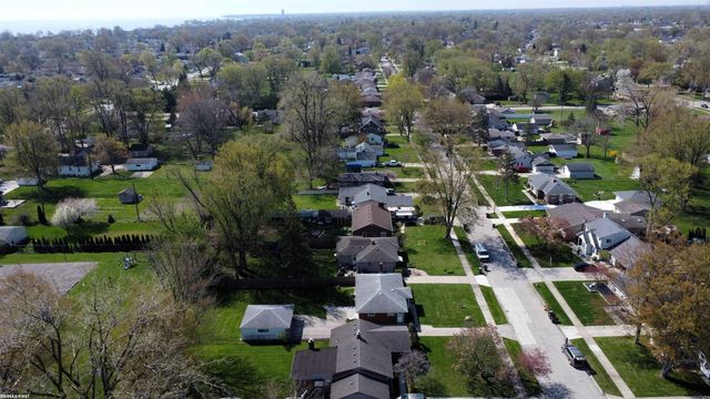 30112 Gloria Street, Saint Clair Shores, MI 48082