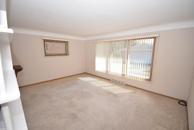 30112 Gloria Street, Saint Clair Shores, MI 48082