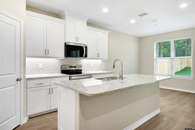 3053 Guinn Farms Rd, Tyler, TX 75707