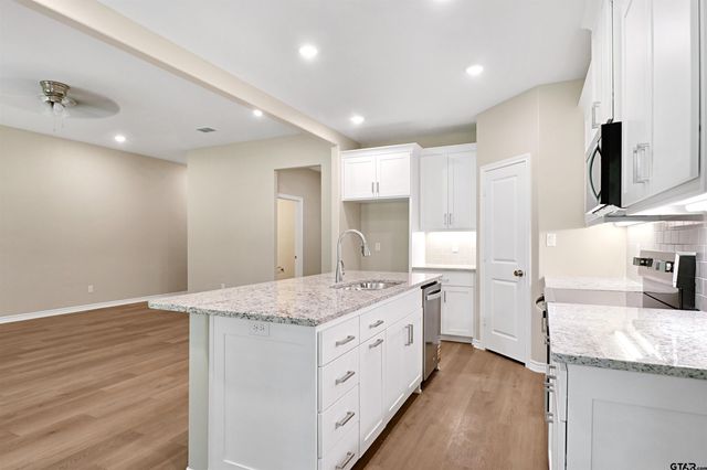 3053 Guinn Farms Rd, Tyler, TX 75707