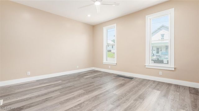 1332 Playford Avenue, Zanesville, OH 43701