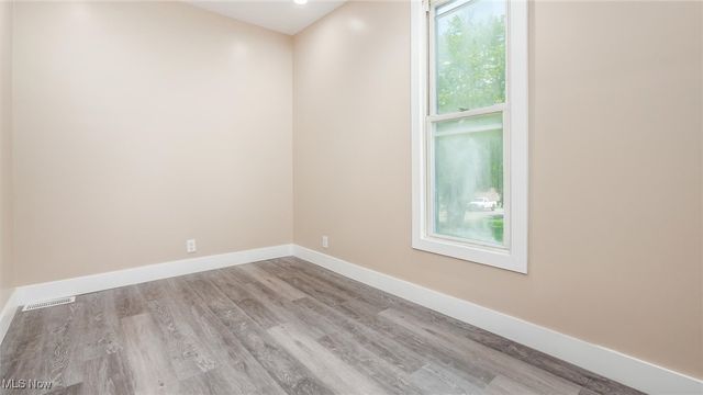 1332 Playford Avenue, Zanesville, OH 43701