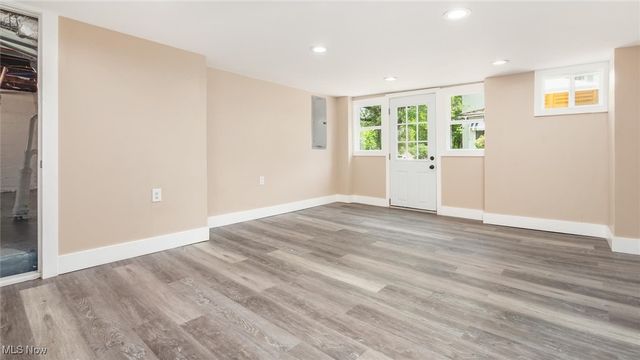 1332 Playford Avenue, Zanesville, OH 43701