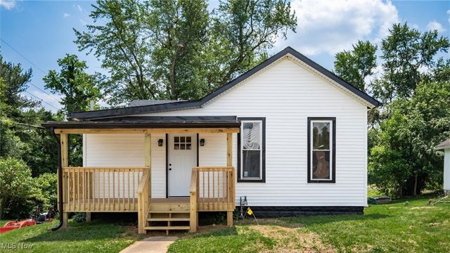 1332 Playford Avenue, Zanesville, OH 43701