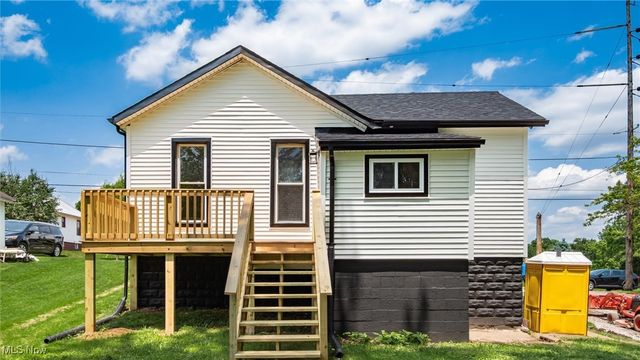 1332 Playford Avenue, Zanesville, OH 43701