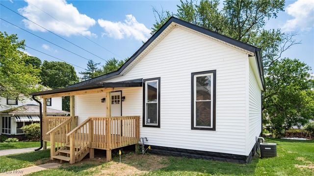 1332 Playford Avenue, Zanesville, OH 43701