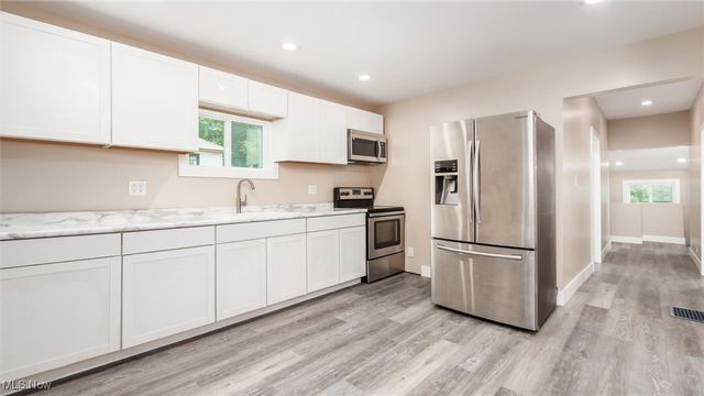 1332 Playford Avenue, Zanesville, OH 43701