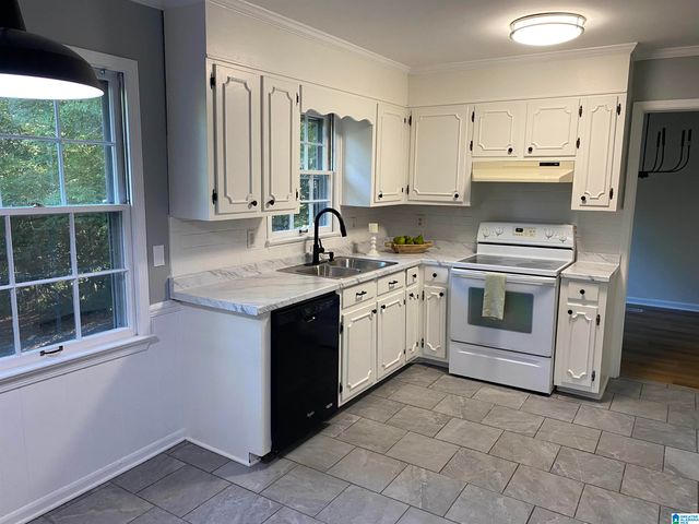 2922 17TH STREET E, Tuscaloosa, AL 35404