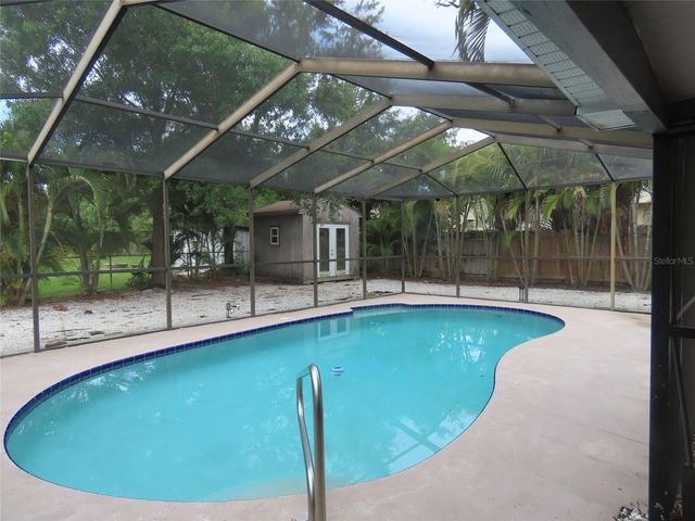 2434 65TH STREET N, St Petersburg, FL 33710